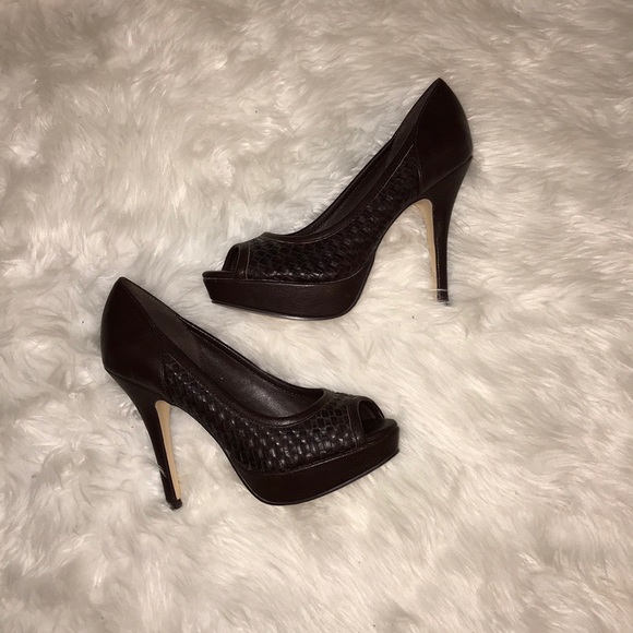 📫 SOLD 📫 Fergalicious Brown Edith Heels NEW - Picture 4 of 7